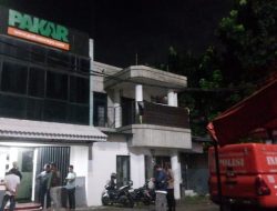 Dibakar OTK, Polisi Langsung Olah TKP di Kantor Redaksi Harian PAKAR